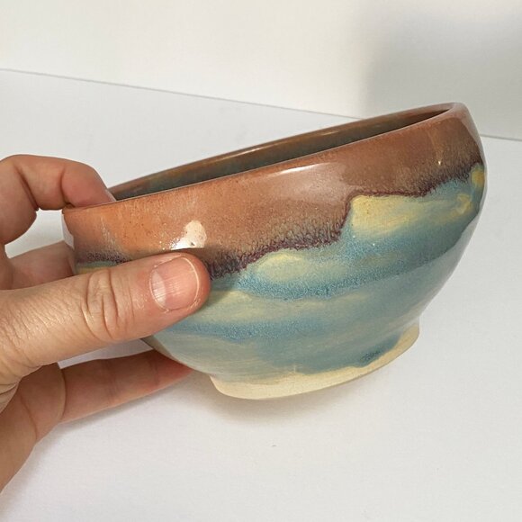 Beautiful Little Pottery Bowl - Home Decor - Ceramic Arts - Pottery - Farmhouse - Picture 4 of 5